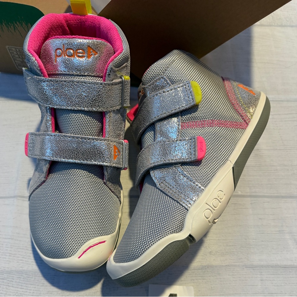 Plae max silver Kids Shoes with Pink Accents - Picture 2 of 5